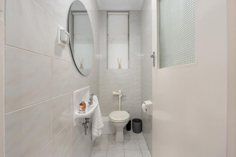 To Let 2 Bedroom Property for Rent in Sea Point Western Cape